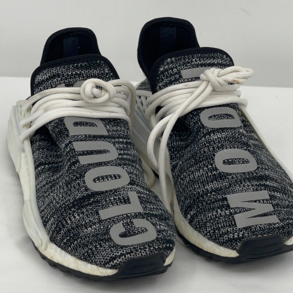 adidas Men’s Black and white Size 5 PHARRELL WILLIAMS